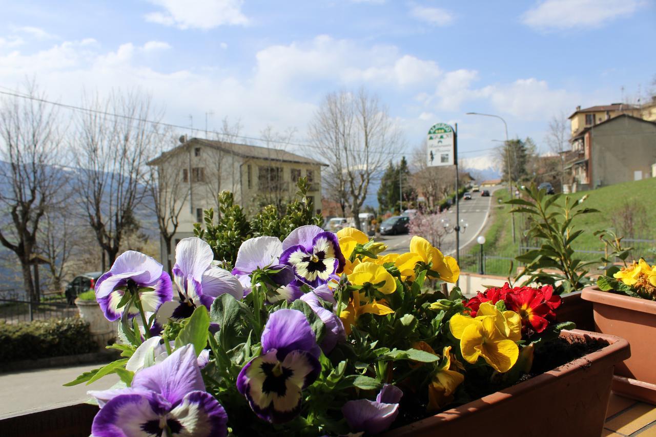 Albergo Ristorante Miramonti Toano Exterior foto
